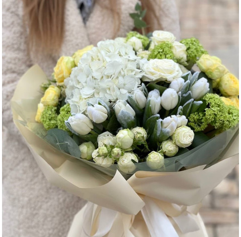 Букет Між вигадкою та снами 2 доставка квітів