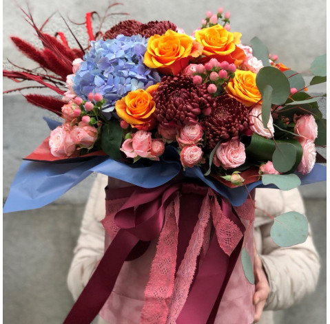 Квіткова композиція Яскрава мить 3 доставка квітів