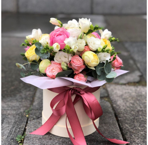 Квіткова композиція Веселка 3 доставка квітів