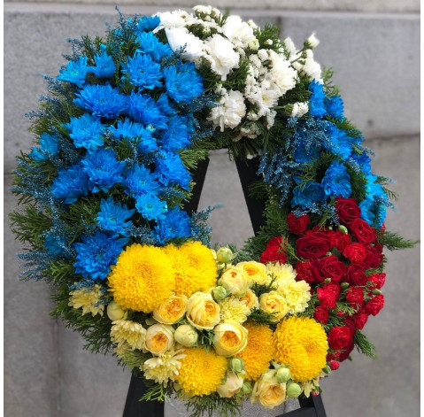 Круглий вінок Дружба країн 2 доставка квітів