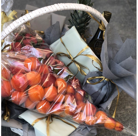 Продуктова корзина Гурман 3 доставка квітів