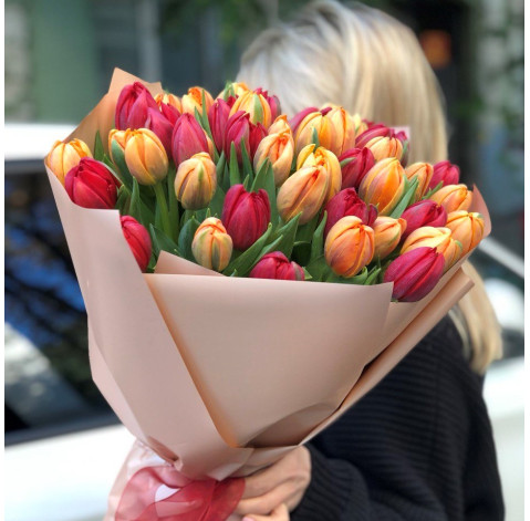Букет 51 осінній тюльпан 3 доставка квітів